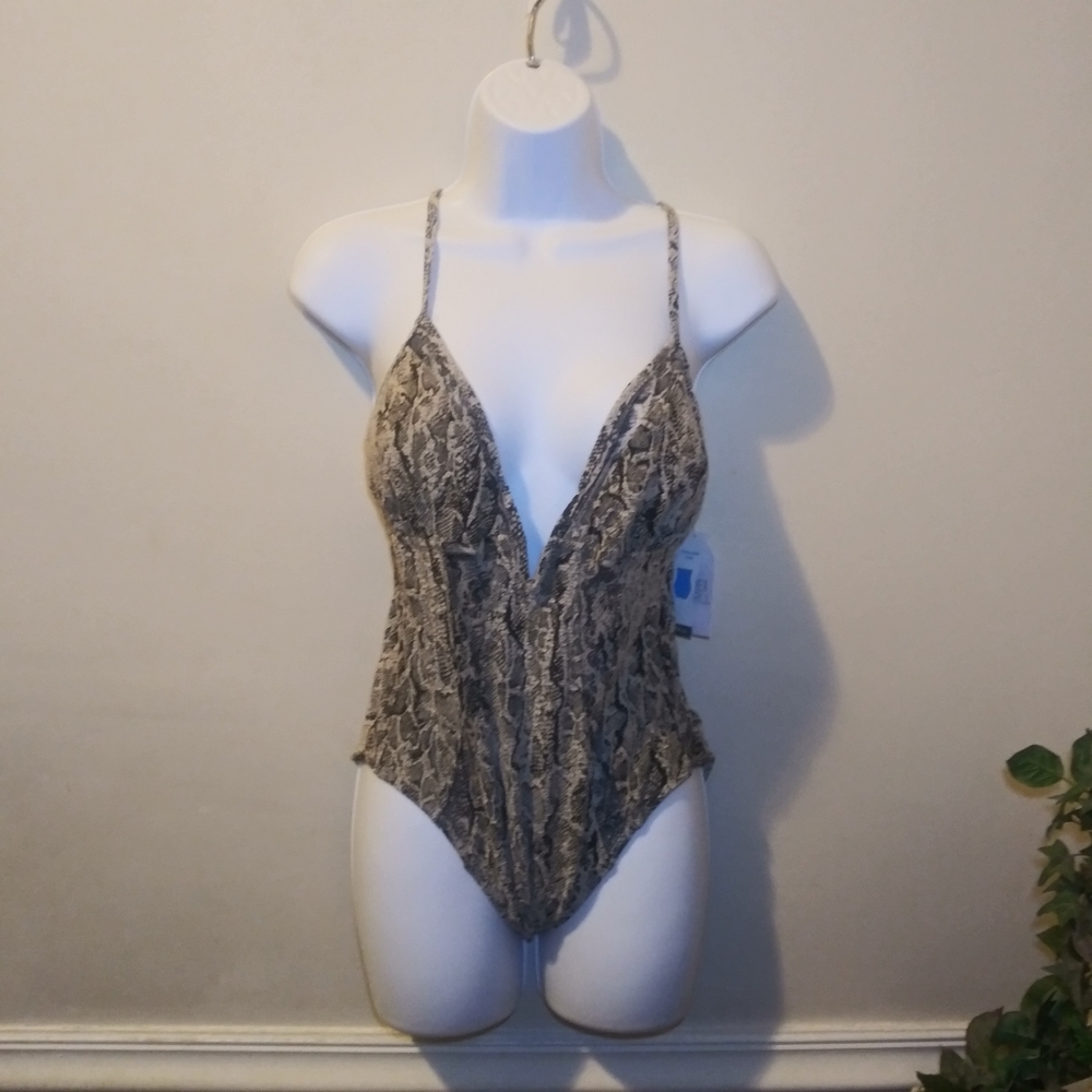 Sexy Snakeskin Print One-Piece Plunging Swimsuit With Criss-Cross Back